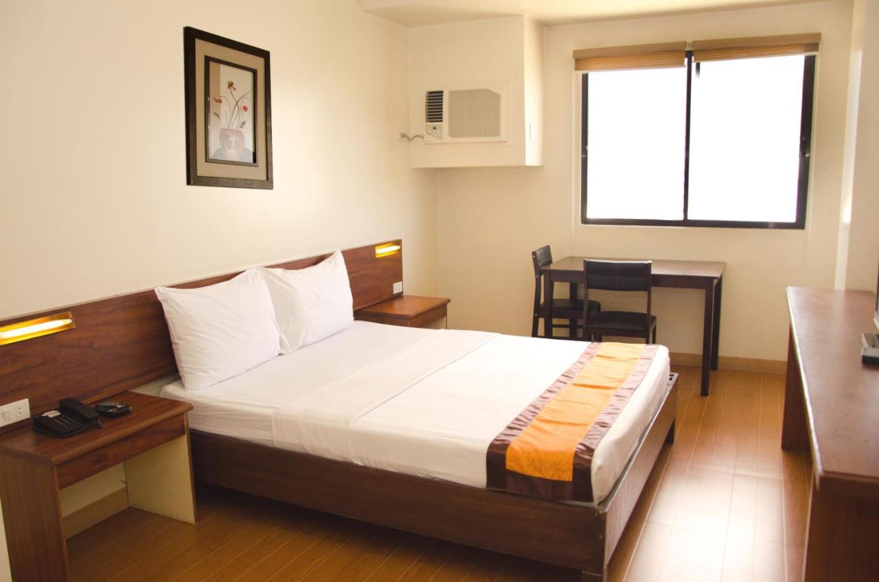 M Suites Hotel 마카티 외부 사진