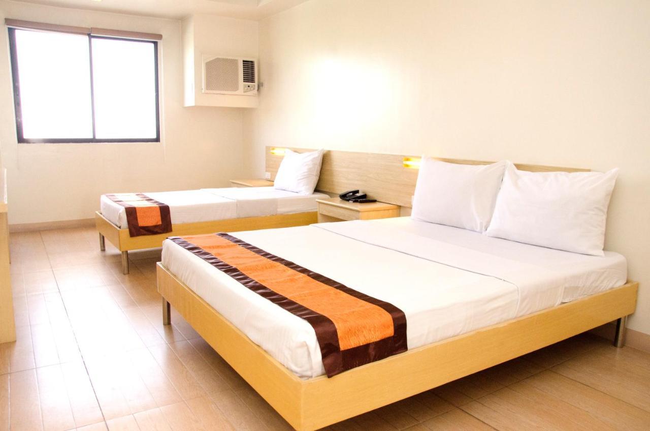 M Suites Hotel 마카티 외부 사진