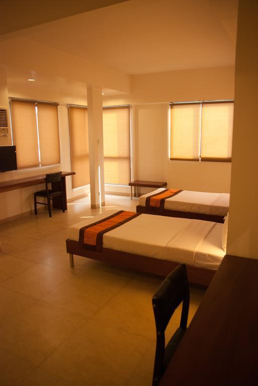 M Suites Hotel 마카티 객실 사진