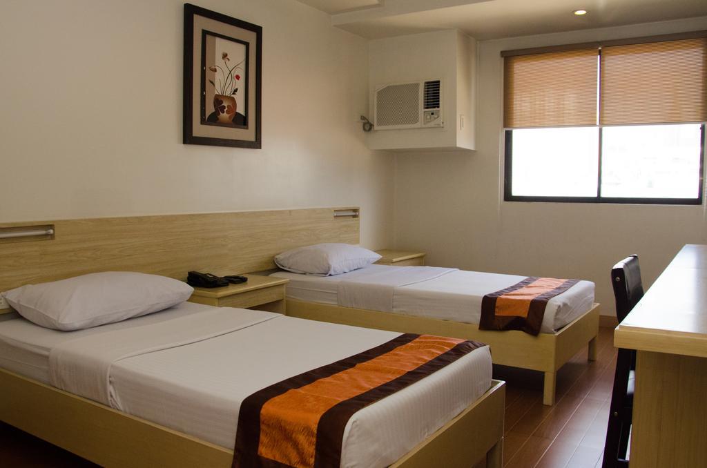 M Suites Hotel 마카티 외부 사진