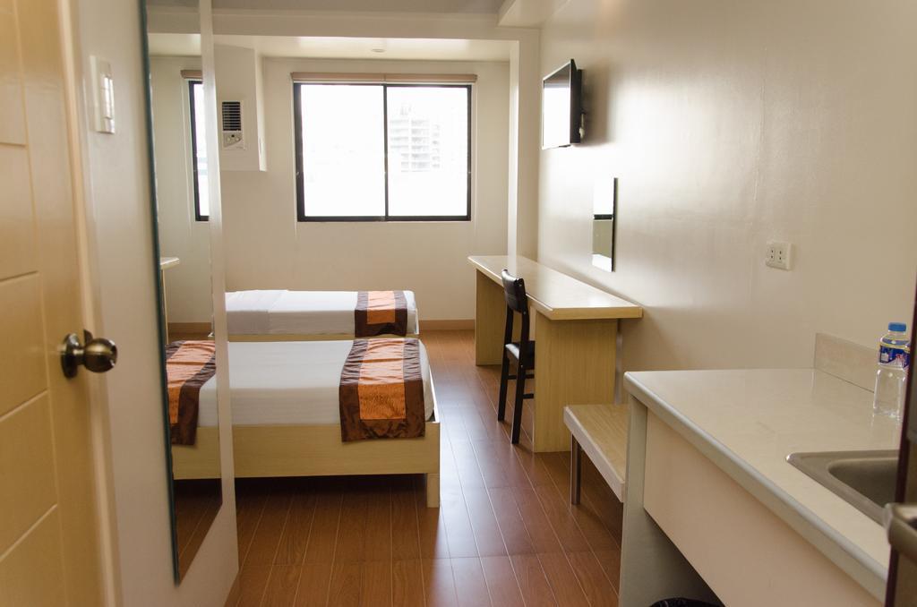 M Suites Hotel 마카티 외부 사진