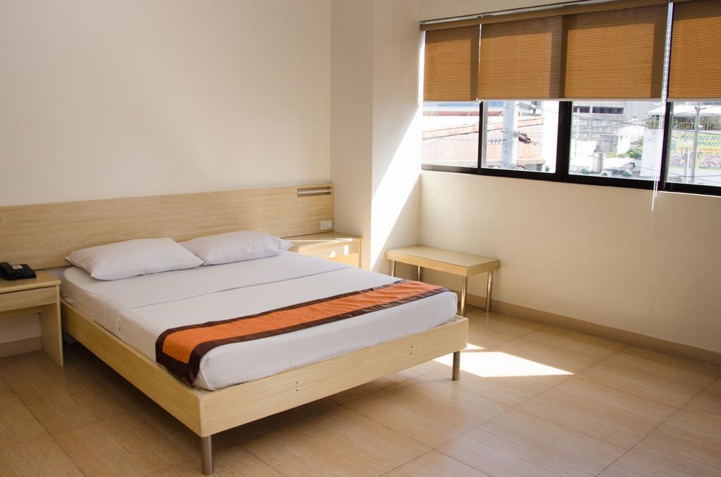 M Suites Hotel 마카티 외부 사진