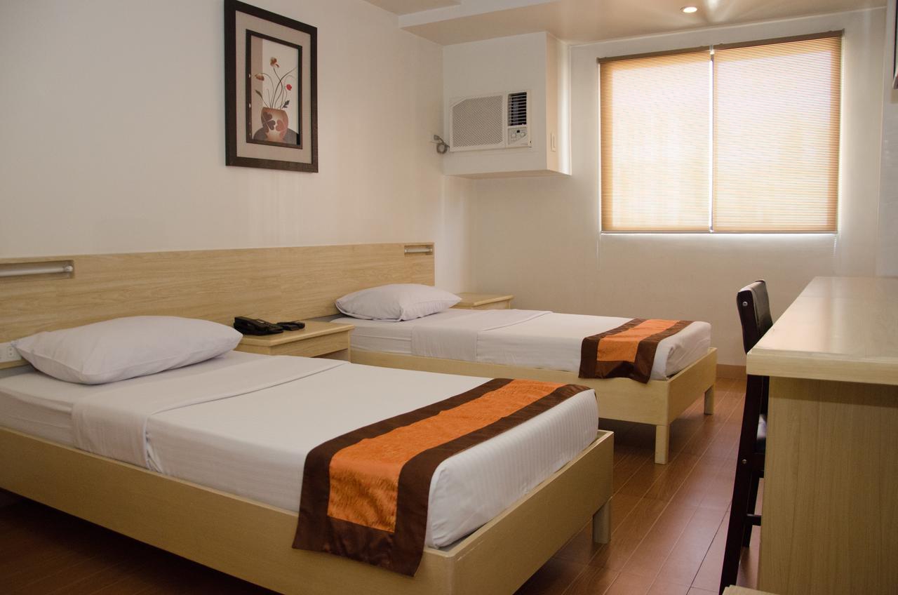 M Suites Hotel 마카티 외부 사진