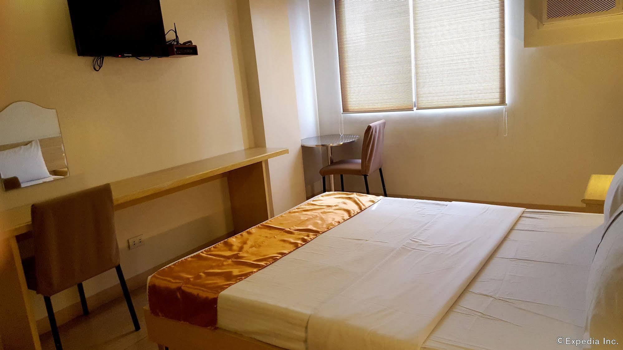 M Suites Hotel 마카티 외부 사진