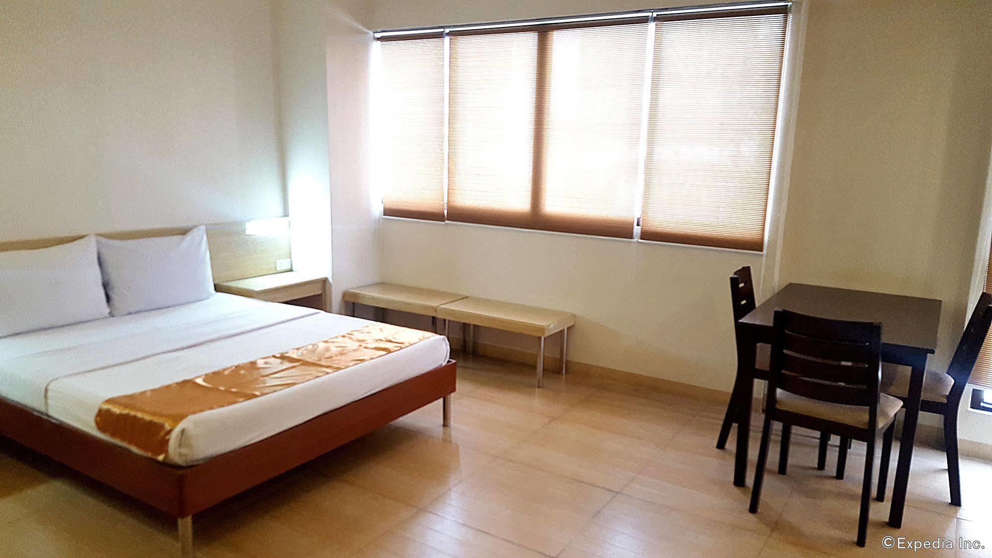 M Suites Hotel 마카티 외부 사진