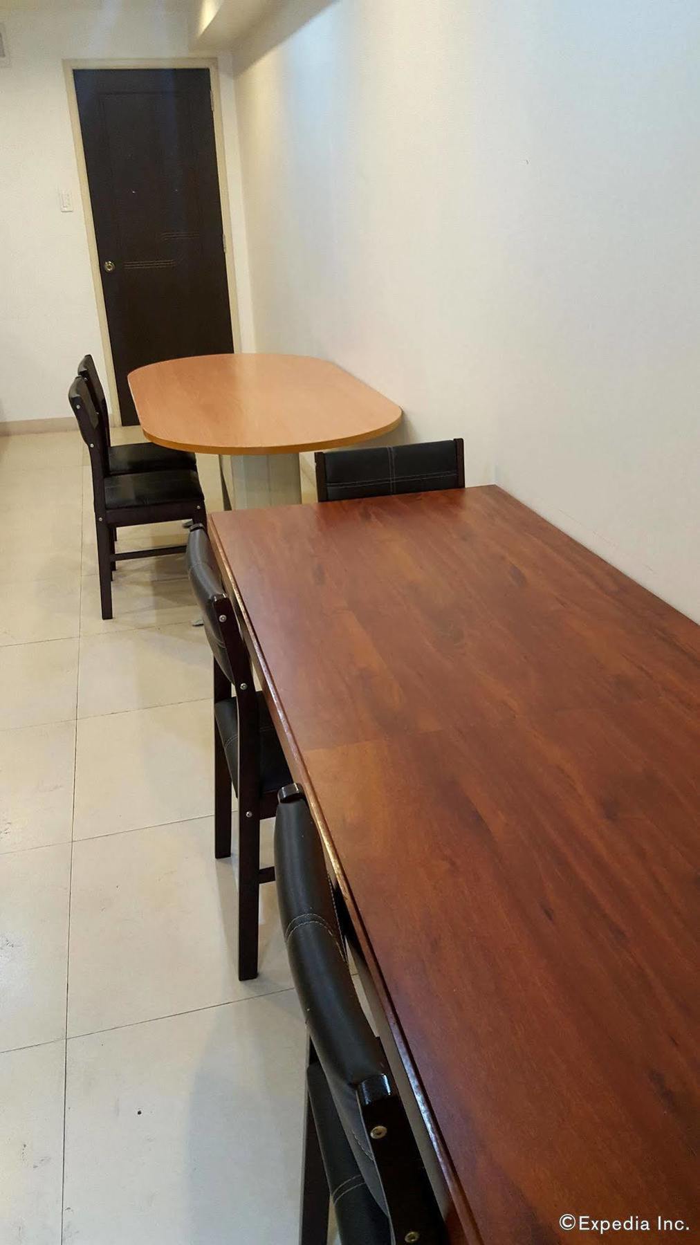 M Suites Hotel 마카티 외부 사진